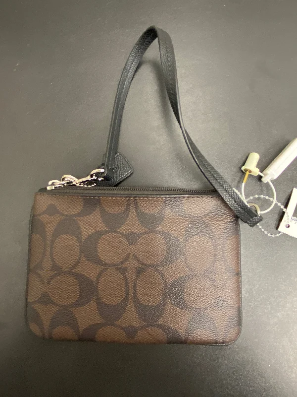 Wristlet Designer By Coach  Size: Small