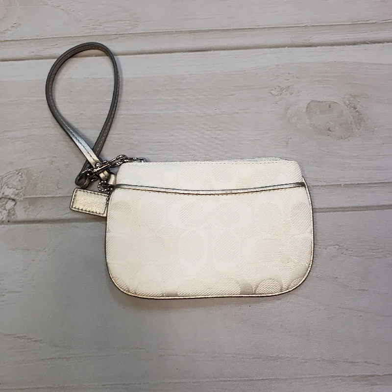 Wristlet Designer By Coach  Size: Small