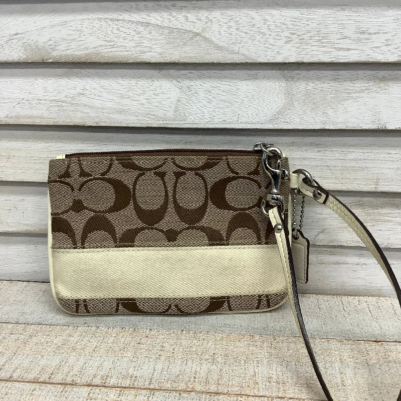 Wristlet Designer By Coach  Size: Small