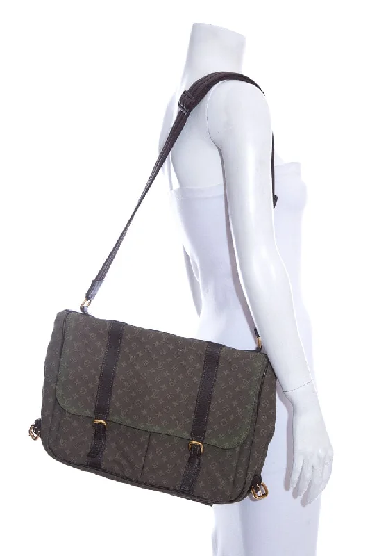 Louis Vuitton handbags with a beaded trim for a touch of glamourLouis Vuitton Green Monogram Messenger Bag