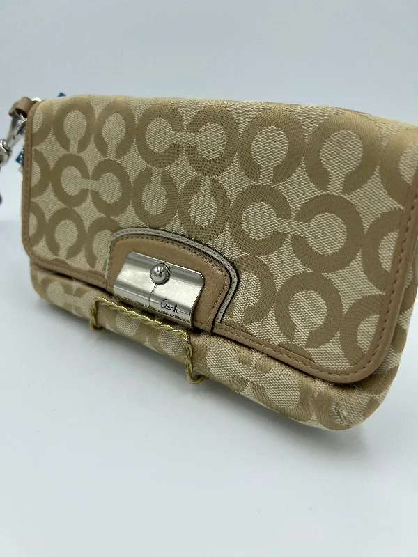 Wristlet Designer By Coach  Size: Medium