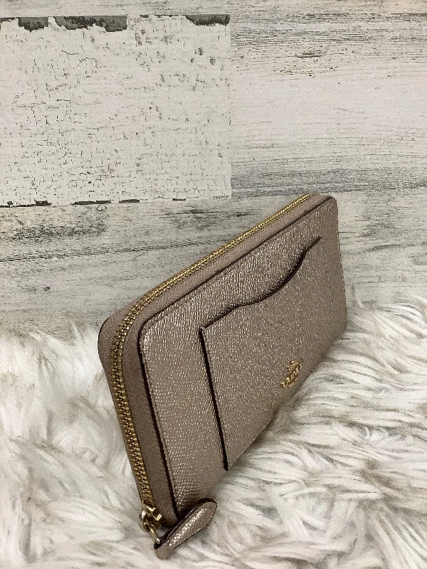 Wallet Designer By Coach  Size: Medium