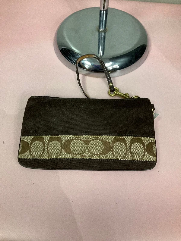 Wristlet By Coach  Size: Medium