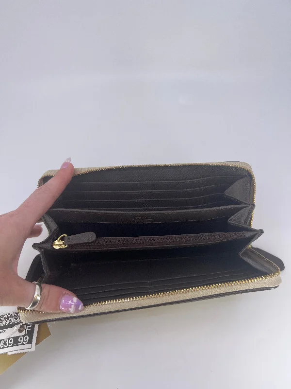 Wallet Designer By Coach  Size: Large