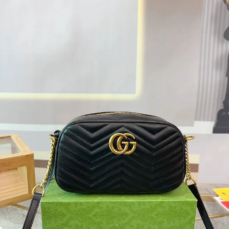 Women Gucci bags with a zippered interior pocketGucci Handbag