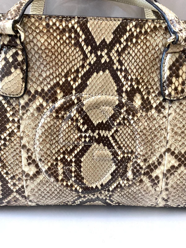 Women Gucci bags with a magnetic snap closure for easy accessGUCCI MEDIUM PYTHON TOTE