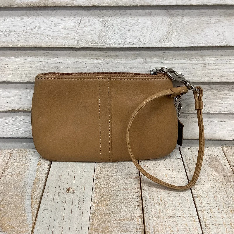 Wristlet Designer By Coach  Size: Small