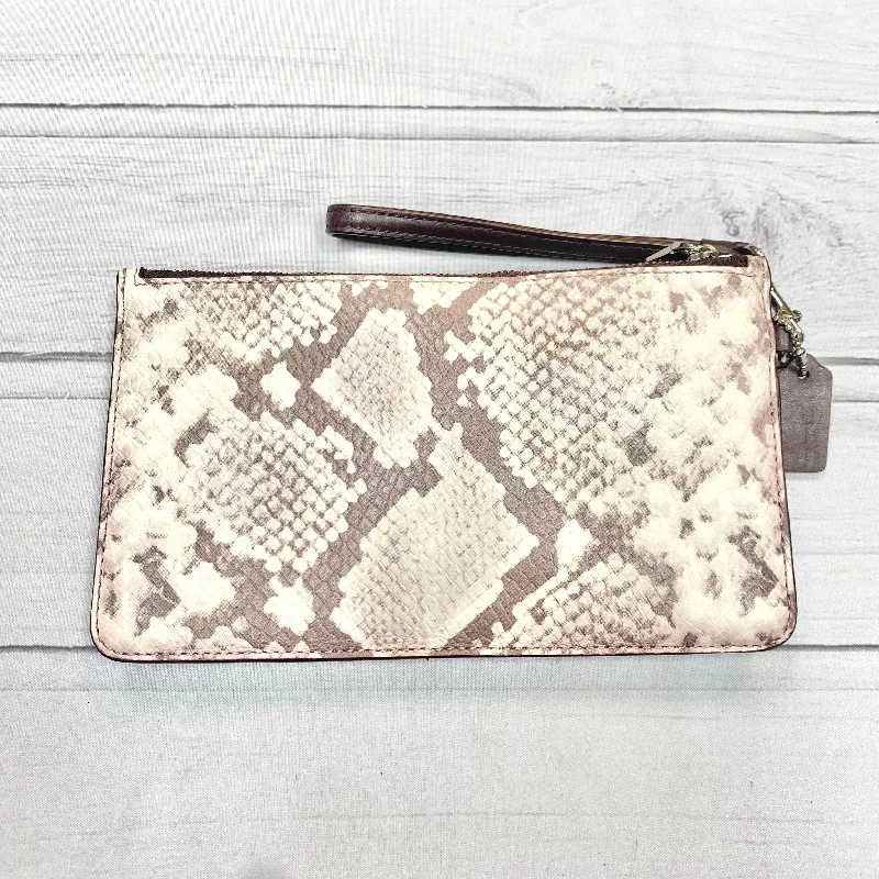 Wristlet Designer By Coach  Size: Large