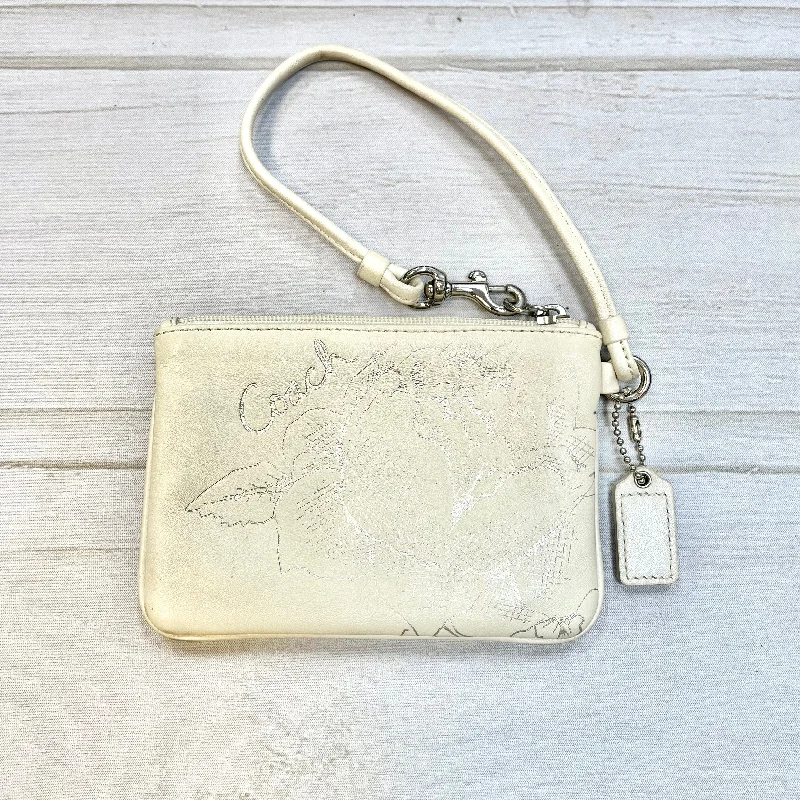 Wristlet Designer By Coach  Size: Small