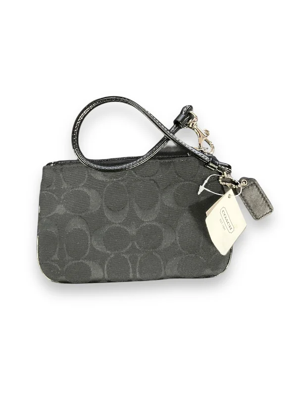 Wristlet Designer By Coach  Size: Small