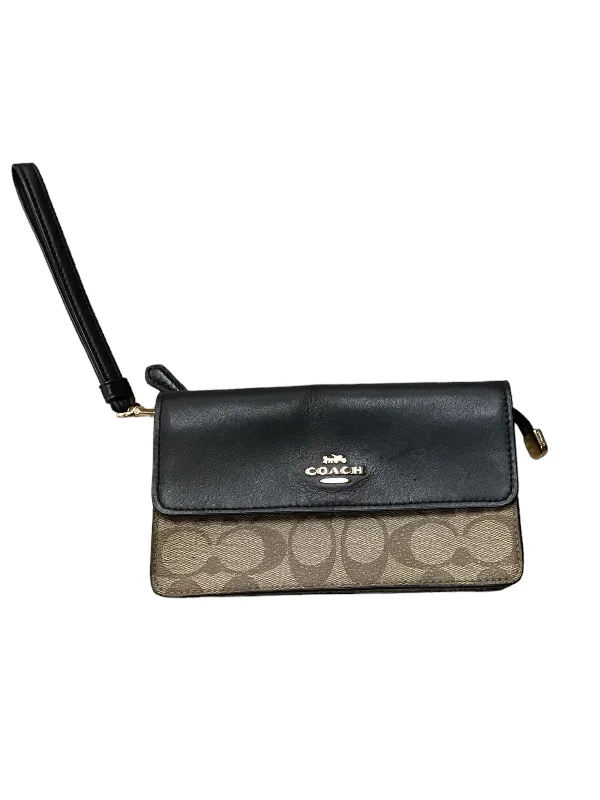 Wristlet Designer Coach, Size Medium