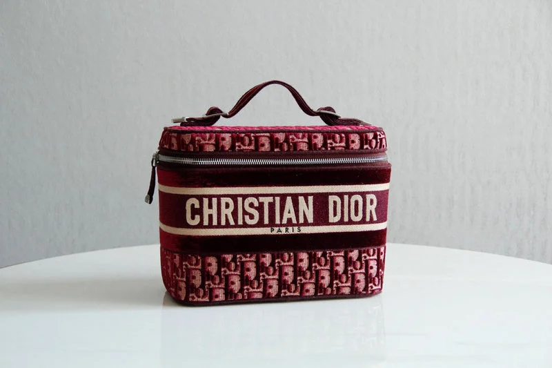 Christian Dior handbags with a removable shoulder strap for versatilityChristian Dior Bags - 5087