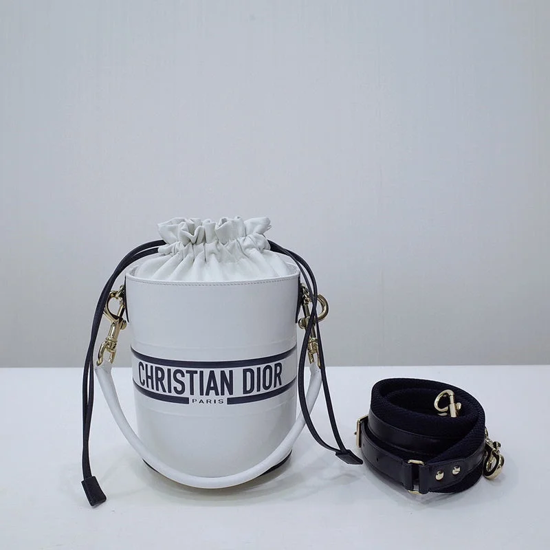 Luxury Christian Dior crossbody bags with a chain - link strapChristian Dior Bags - 5193