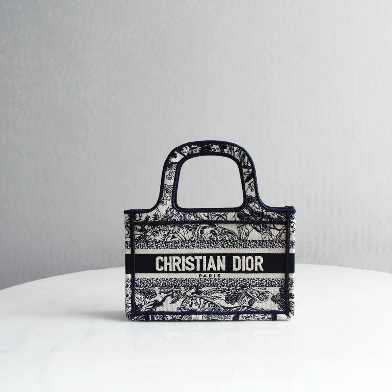 Christian Dior crossbody bags with a front - flap pocket for easy accessChristian Dior Bags - 5240