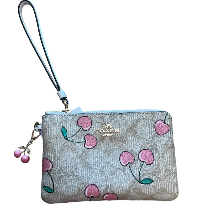 Wristlet Designer By Coach  Size: Small